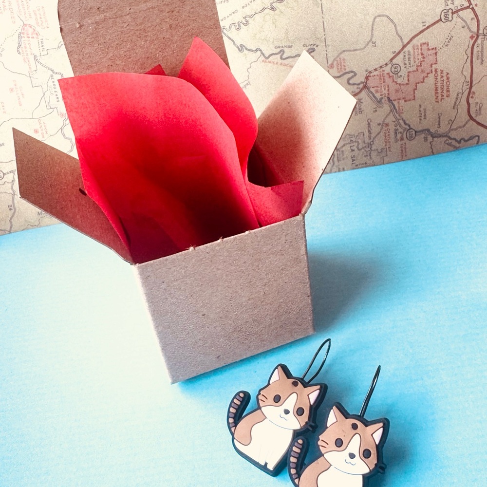 😻 Tabby Cat Earrings - Multiple styles - New in original gift box 😻